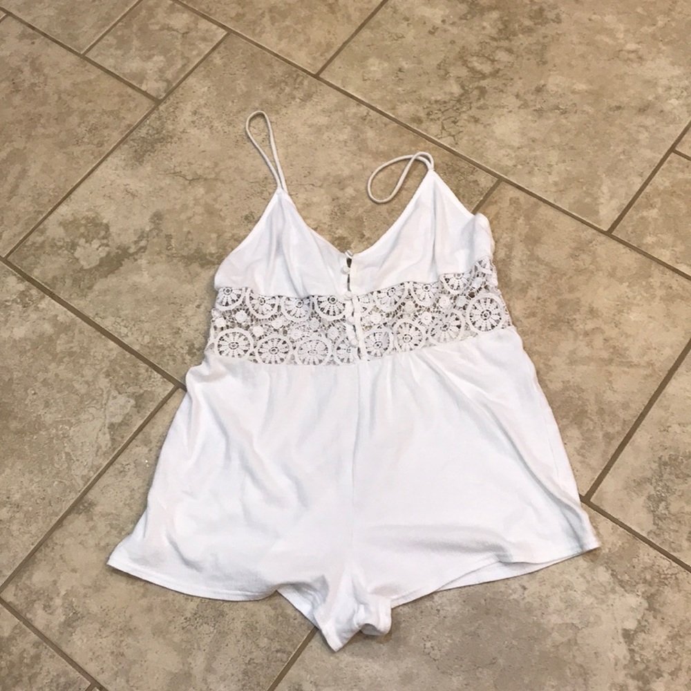Cutest romper urban outfitters, super cozy/cute💋